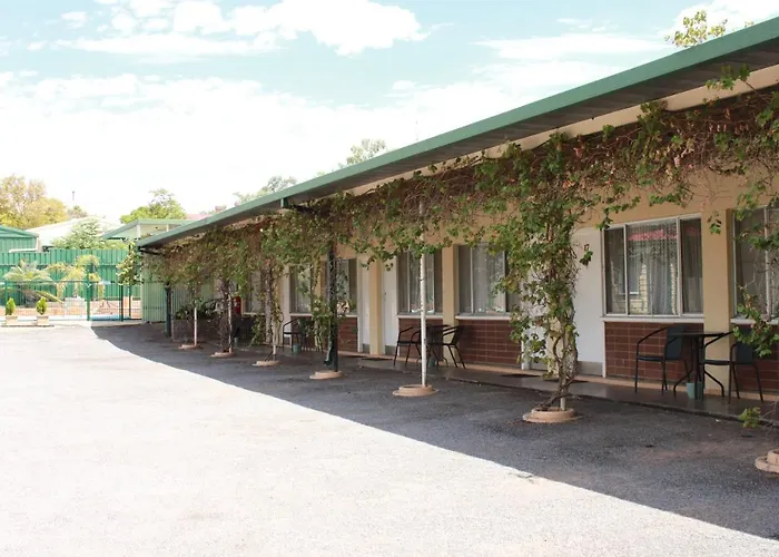 The Lodge Outback Motel