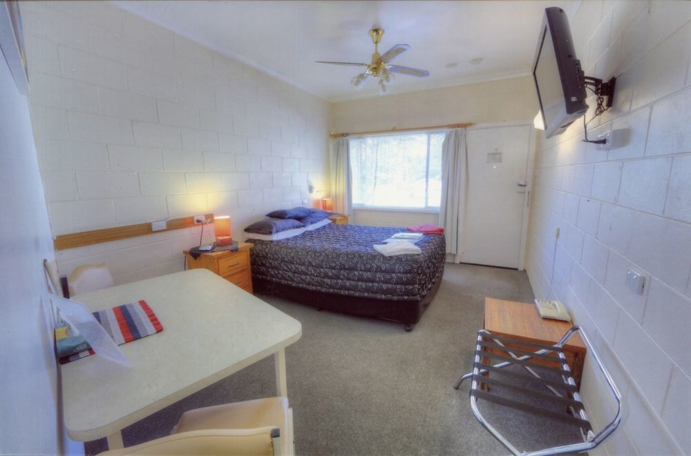 The Outback Motel 3*